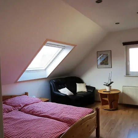 Gaestehaus Schoenenberg شقة وبرتال